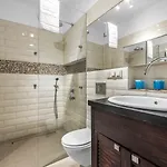 Metro Politechnika 3-bedroom وارسو
