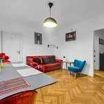Metro Politechnika 3-bedroom وارسو