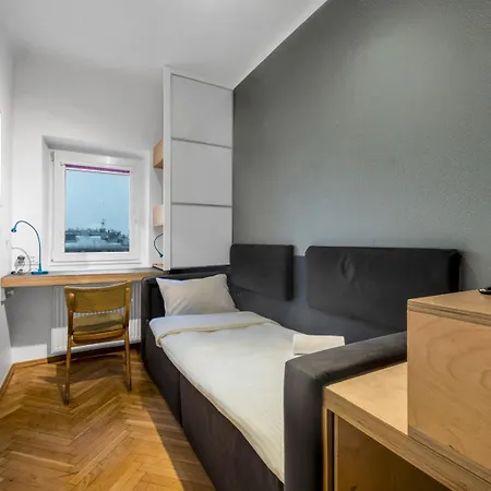 아파트 Metro Politechnika 3-bedroom