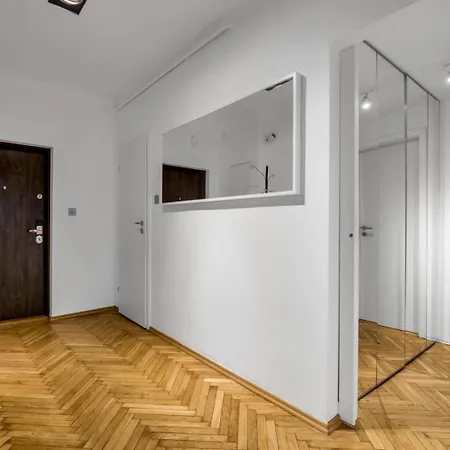 Metro Politechnika 3-bedroom 아파트 바르샤바