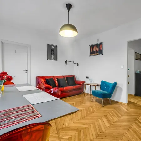 Metro Politechnika 3-bedroom 华沙