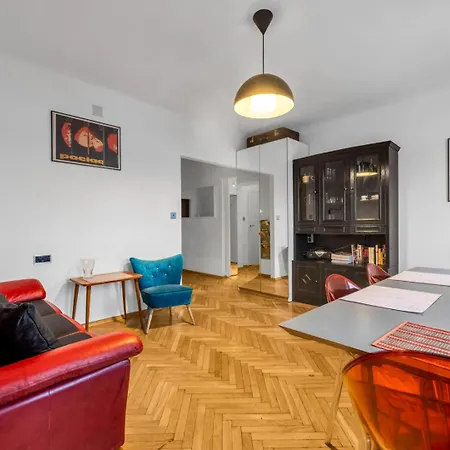 Metro Politechnika 3-bedroom *